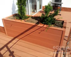 Architektura ogrodowa - gazony z&nbsp;kompozytu drewna EcoTeak