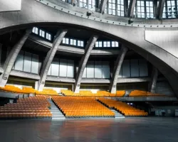 Nowoczesne trybuny dla legendarnej Hali Stulecia
