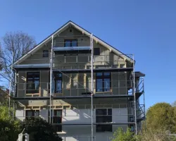 Nawet 300 tysięcy nowych miejsc pracy rocznie - kompleksowa termomodernizacja sposobem na odbudowę polskiej gospodarki