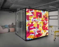 Nowość dla biur - podświetlany, akustyczny boks VANK z ilustracją Aqualoopy