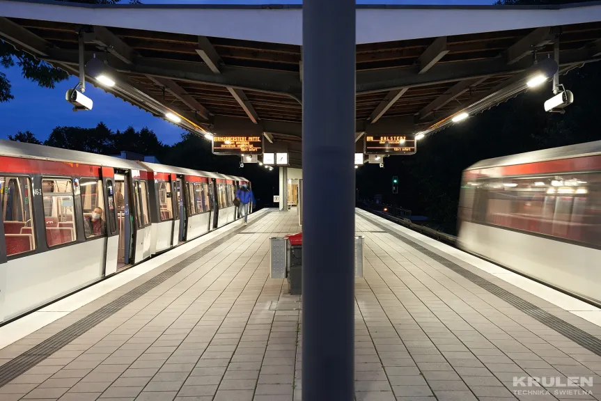 Inteligentne oświetlenie LED na stacji metra / zdjęcie nr: 1 Inteligentne oświetlenie LED na stacji metra / zdjęcie nr: 1