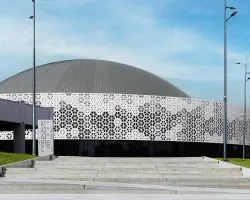 Hala widowiskowo-sportowa „Urania” w Olsztynie – wyjątkowa modernizacja z rozwiązaniami Aluprof