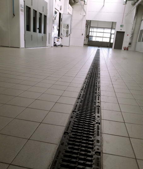 Salony samochodowe z&nbsp;systemami odwodnień firmy AS / zdjęcie nr: 7
