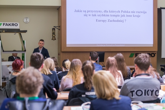 Rozwiń Skrzydła Przedsiębiorczości z FAKRO Rozwiń Skrzydła Przedsiębiorczości z FAKRO
