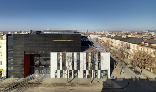 Filharmonia Świętokrzyska z akustycznymi szybami marki Pilkington Filharmonia Świętokrzyska z akustycznymi szybami marki Pilkington