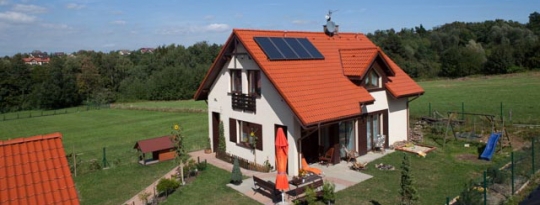 Instalacja solarna z pomocą dla spełnienia Warunków Technicznych Instalacja solarna z pomocą dla spełnienia Warunków Technicznych