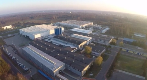 Innowacje zamknięte w puszce farby – kulisy pracy fabryki AkzoNobel w Pilawie