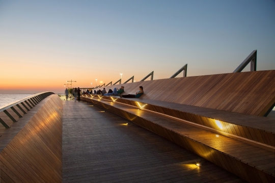 Bostanli Sunset Lounge w Izmirze Bostanli Sunset Lounge w Izmirze