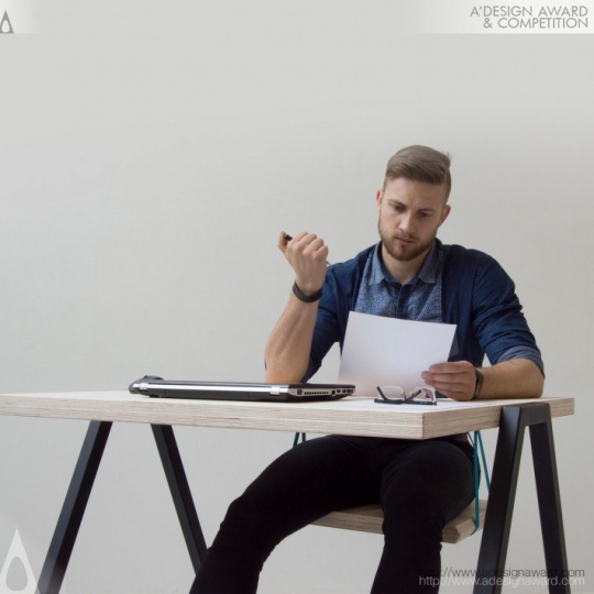 Biurko dla aktywnych, projekt Simonas Palovis / zdjęcie nr: 3