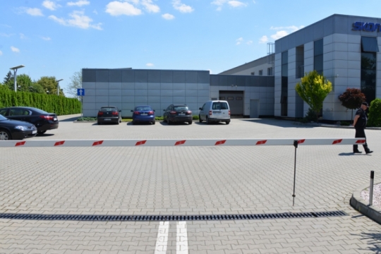 Odwodnienie jezdni dróg i&nbsp;placów przemysłowych / zdjęcie nr: 2