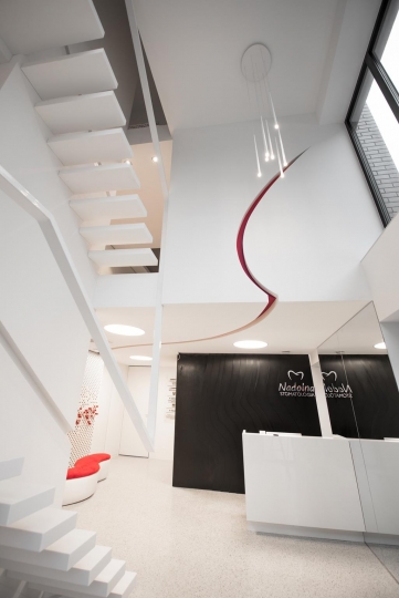 Oświetlenie techniczne AQForm w futurystycznym wnętrzu gabinetu stomatologicznego / zdjęcie nr: 9 Oświetlenie techniczne AQForm w futurystycznym wnętrzu gabinetu stomatologicznego / zdjęcie nr: 9