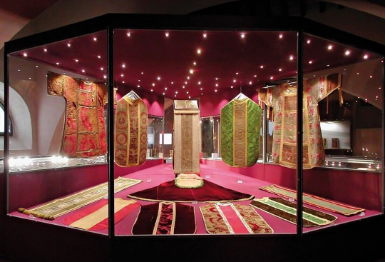 Nowy katalog eleganckich opraw architekotnicznych DGA / zdjęcie nr: 4