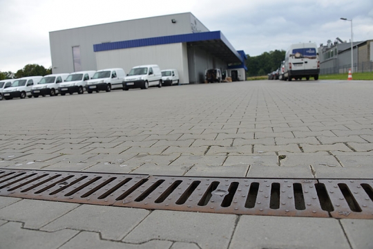 Odwodnienia liniowe na parkingach dla samochodów osobowych / zdjęcie nr: 2 Odwodnienia liniowe na parkingach dla samochodów osobowych / zdjęcie nr: 2
