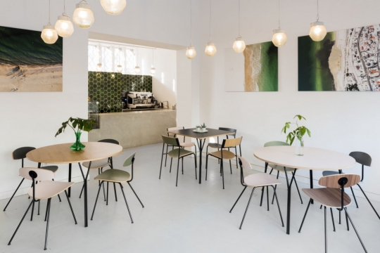 Lekkie, subtelne, nowoczesne - stoliki i&nbsp;krzesła z&nbsp;kolecji SHARK | ORKA / zdjęcie nr: 1