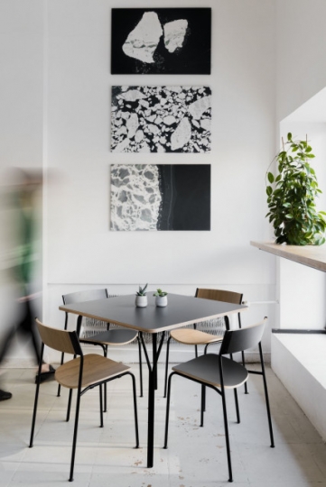 Lekkie, subtelne, nowoczesne - stoliki i&nbsp;krzesła z&nbsp;kolecji SHARK | ORKA / zdjęcie nr: 5