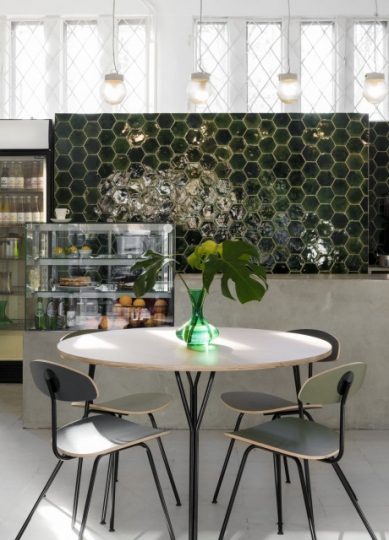 Lekkie, subtelne, nowoczesne - stoliki i&nbsp;krzesła z&nbsp;kolecji SHARK | ORKA / zdjęcie nr: 6