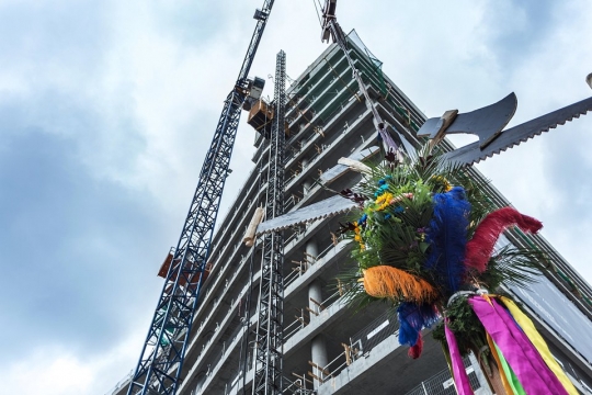 Najwyższy budynek biurowy Browarów Warszawskich osiągnął docelową wysokość / zdjęcie nr: 4 Najwyższy budynek biurowy Browarów Warszawskich osiągnął docelową wysokość / zdjęcie nr: 4