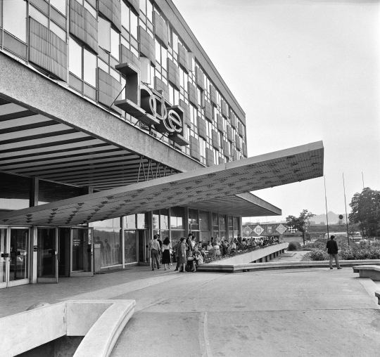 Wielkie Otwarcie „Dawnego Hotelu Cracovia” Wielkie Otwarcie „Dawnego Hotelu Cracovia”