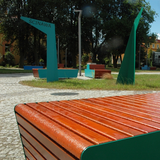 Kolory w&nbsp;przestrzeni publicznej na&nbsp;przykładzie małej architektury Komserwis w&nbsp;Brzegu Dolnym / zdjęcie nr: 5