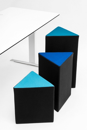 Przestrzeń biurowa pełna kolorów - eco pufy VANK_TRI / zdjęcie nr: 12