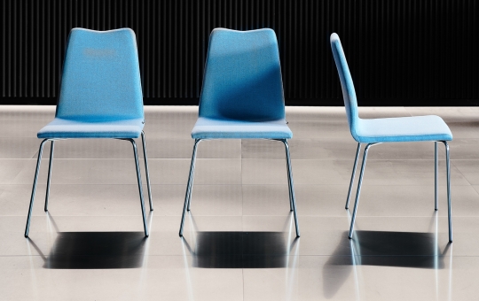 Minimalistycznie, wygodnie, kolorowo - krzesła CONFEE - nowość Marbet Style / zdjęcie nr: 3
