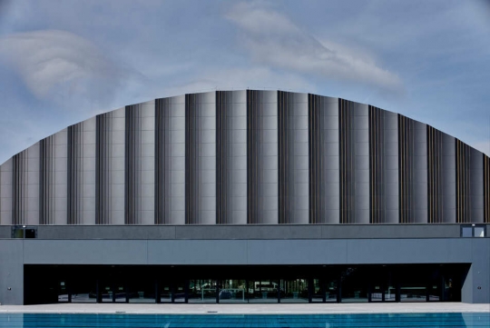 Monumentalny basen Gyarmati Dezső w Budapeszcie w systemach ALUPROF / zdjęcie nr: 1 Monumentalny basen Gyarmati Dezső w Budapeszcie w systemach ALUPROF / zdjęcie nr: 1