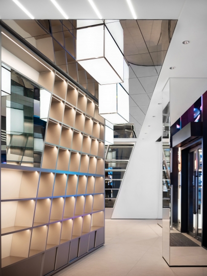 Oryginalna przestrzeń handlowa PONHU Luxury Lifestyle Store / zdjęcie nr: 16