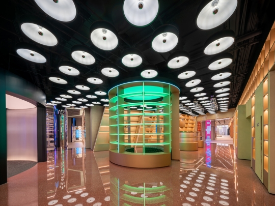 Oryginalna przestrzeń handlowa PONHU Luxury Lifestyle Store / zdjęcie nr: 37