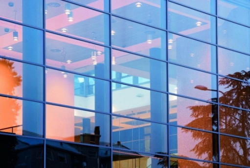 Prestiżowa architektura wielkiego formatu – system nakładkowy Schüco AOC Prestiżowa architektura wielkiego formatu – system nakładkowy Schüco AOC