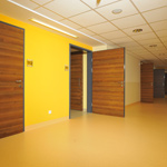 Drzwi drewniane HPL do szpitali i ośrodków zdrowia