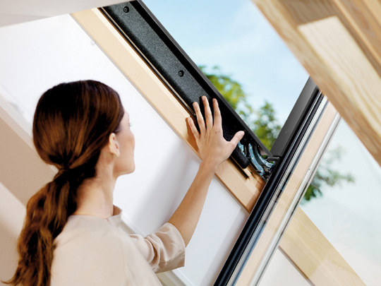 Nowa konstrukcja okien VELUX z ThermoTechnology™ Nowa konstrukcja okien VELUX z ThermoTechnology™