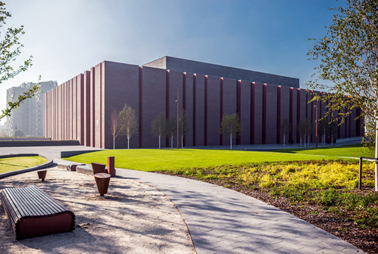 KORYTKA SZCZELINOWE uzupełnieniem wyjątkowej architektury siedziby NOSPR KORYTKA SZCZELINOWE uzupełnieniem wyjątkowej architektury siedziby NOSPR