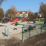 Nowoczesny plac zabaw w Mikołajkach
