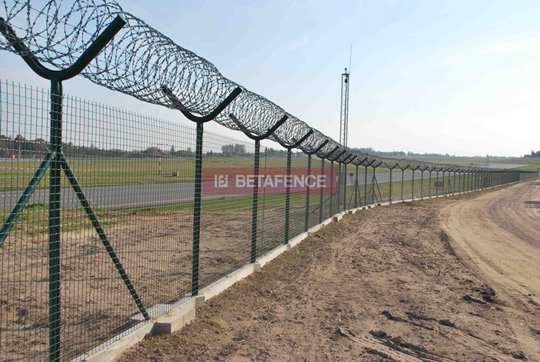 Ogrodzenie Betafence chroni lotnisko w Wilnie Ogrodzenie Betafence chroni lotnisko w Wilnie