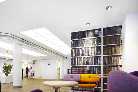 Soundlight Comfort™ Ceiling - pochłanianie dźwięku i oświetlenie w jednym, łatwym w montażu systemie / zdjęcie nr: 5 Soundlight Comfort™ Ceiling - pochłanianie dźwięku i oświetlenie w jednym, łatwym w montażu systemie / zdjęcie nr: 5