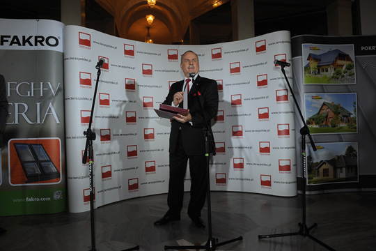 FAKRO Partnerem Fundacji Teraz Polska FAKRO Partnerem Fundacji Teraz Polska