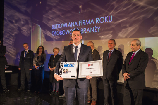 FAKRO Budowlaną Firmą Roku 2015 FAKRO Budowlaną Firmą Roku 2015