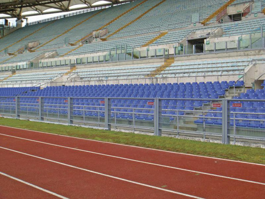 Ogrodzenie rozsuwane dla obiektów sportowych od BETAFENCE Ogrodzenie rozsuwane dla obiektów sportowych od BETAFENCE