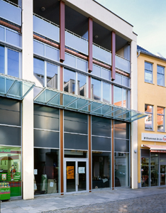 Stolarka aluminiowa w małych obiektach komercyjnych Stolarka aluminiowa w małych obiektach komercyjnych