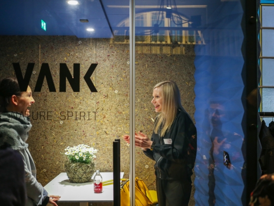 Prapremiera ekologicznego boksu akustycznego VANK WALL BOX w&nbsp;Berlinie / zdjęcie nr: 8