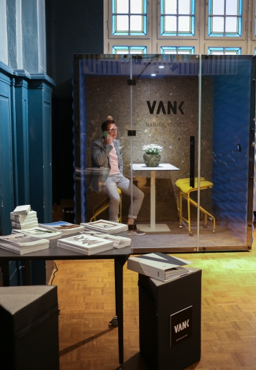 Prapremiera ekologicznego boksu akustycznego VANK WALL BOX w&nbsp;Berlinie / zdjęcie nr: 2