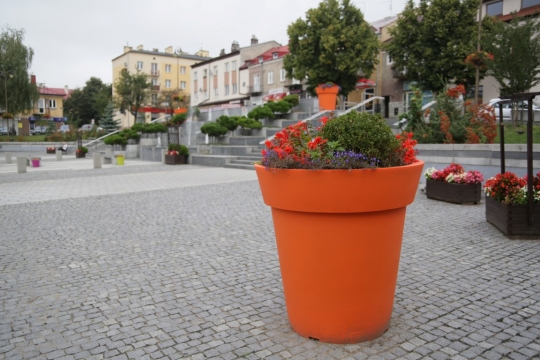 DONICE GIANTO – DOSKONAŁA KREACJA MIEJSKIEJ PRZESTRZENI DONICE GIANTO – DOSKONAŁA KREACJA MIEJSKIEJ PRZESTRZENI