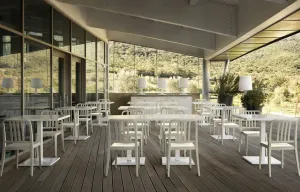 Klasyczne krzesło Varia Papatya