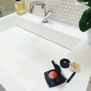 Umywalka na wymiar z blatem i szafką | LUXUM